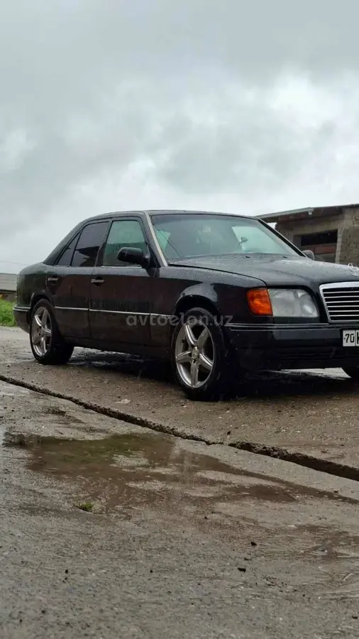 Mercedes-Benz E 240