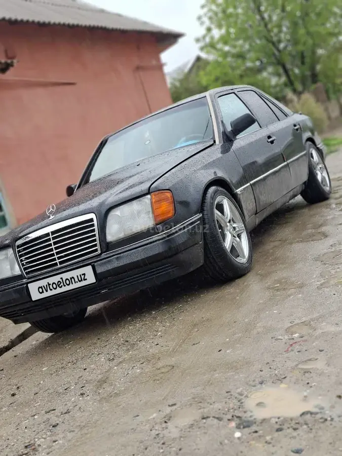 Mercedes-Benz E 240 — 3