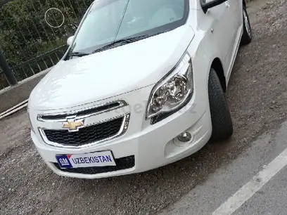 Белый Chevrolet Cobalt, 4 евро позиция 2023 года, КПП Автомат, в Фергана за 12 000 y.e. id5129647