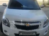 Белый Chevrolet Cobalt, 4 позиция 2021 года, КПП Автомат, в Бухара за 10 500 y.e. id5206812, Фото №1