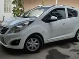 Белый Chevrolet Spark, 2 позиция 2013 года, КПП Механика, в Фергана за 5 750 y.e. id6464358, Фото №1