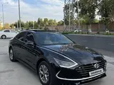 Черный Hyundai Sonata 2022 года, КПП Автомат, в Наманган за 23 700 y.e. id6687248, Фото №1
