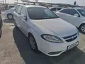 Белый Chevrolet Gentra, 2 позиция 2014 года, КПП Механика, в Фергана за 8 600 y.e. id5224530