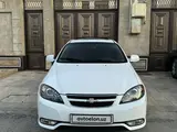 Белый Chevrolet Gentra, 3 позиция 2022 года, КПП Автомат, в Бухара за 13 600 y.e. id5210491, Фото №1