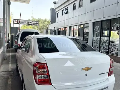 Белый Chevrolet Cobalt, 4 позиция 2024 года, КПП Автомат, в Ташкент за 12 950 y.e. id5143171