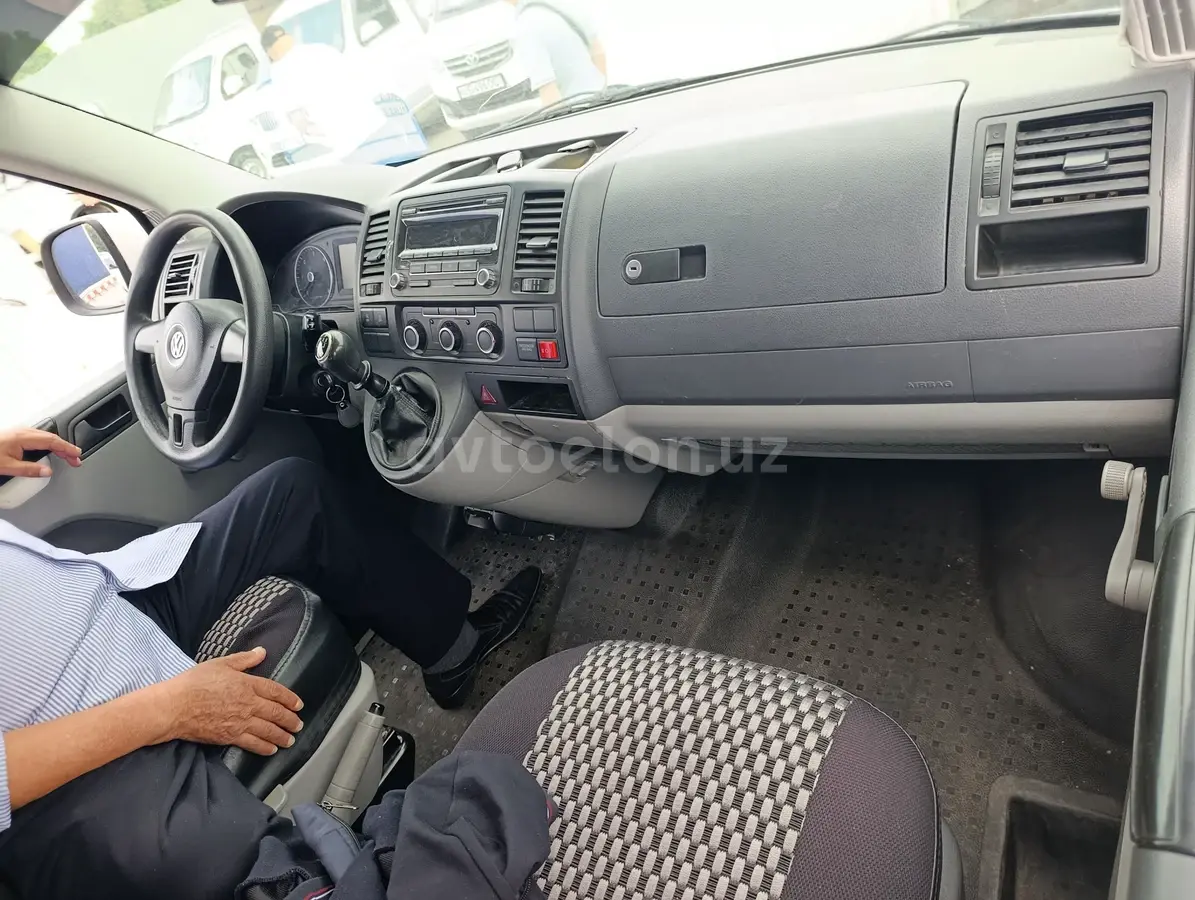 Volkswagen Transporter — 4