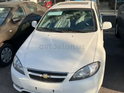 Белый Chevrolet Gentra, 3 позиция 2024 года, КПП Автомат, в Искандар за ~13 381 y.e. id5142543