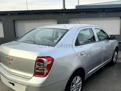 Серый Chevrolet Cobalt, 4 позиция 2024 года, КПП Автомат, в Ташкент за 12 300 y.e. id5160708