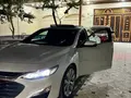 Белый Chevrolet Malibu 2 2020 года, в Наманган за 19 900 y.e. id6655683