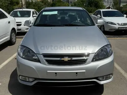 Серебристый Chevrolet Gentra, 3 позиция 2024 года, КПП Автомат, в Ташкент за ~13 381 y.e. id5094782