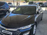 Qora Chevrolet Malibu 2 2021 yil, КПП Avtomat, shahar Urganch uchun ~26 980 у.е. id6424661, Fotosurat №1
