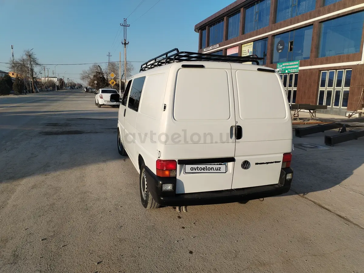 Volkswagen Transporter — 2