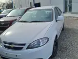 Белый Chevrolet Gentra, 1 позиция 2024 года, КПП Механика, в Денау за ~11 452 y.e. id5221974, Фото №1