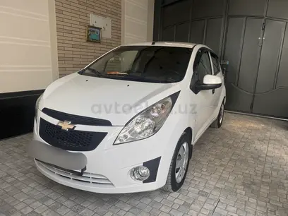Белый Chevrolet Spark, 2 позиция 2015 года, КПП Автомат, в Ташкент за 7 200 y.e. id5142706