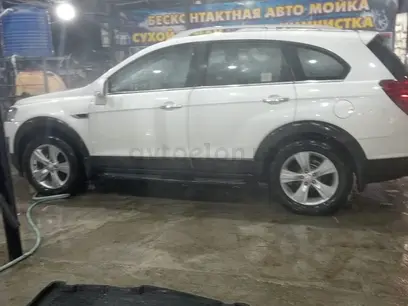 Молочный цвет Chevrolet Captiva, 2 позиция 2011 года, КПП Механика, в Ташкент за 12 000 y.e. id5084439