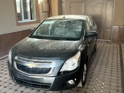 Мокрый асфальт Chevrolet Cobalt, 4 позиция 2024 года, КПП Автомат, в Ташкент за 12 500 y.e. id5206388