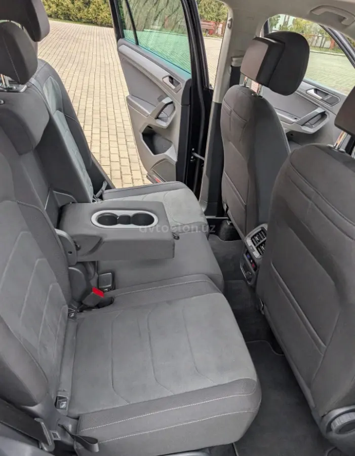 Volkswagen Tiguan — 7