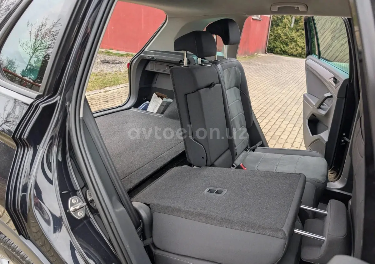 Volkswagen Tiguan — 8