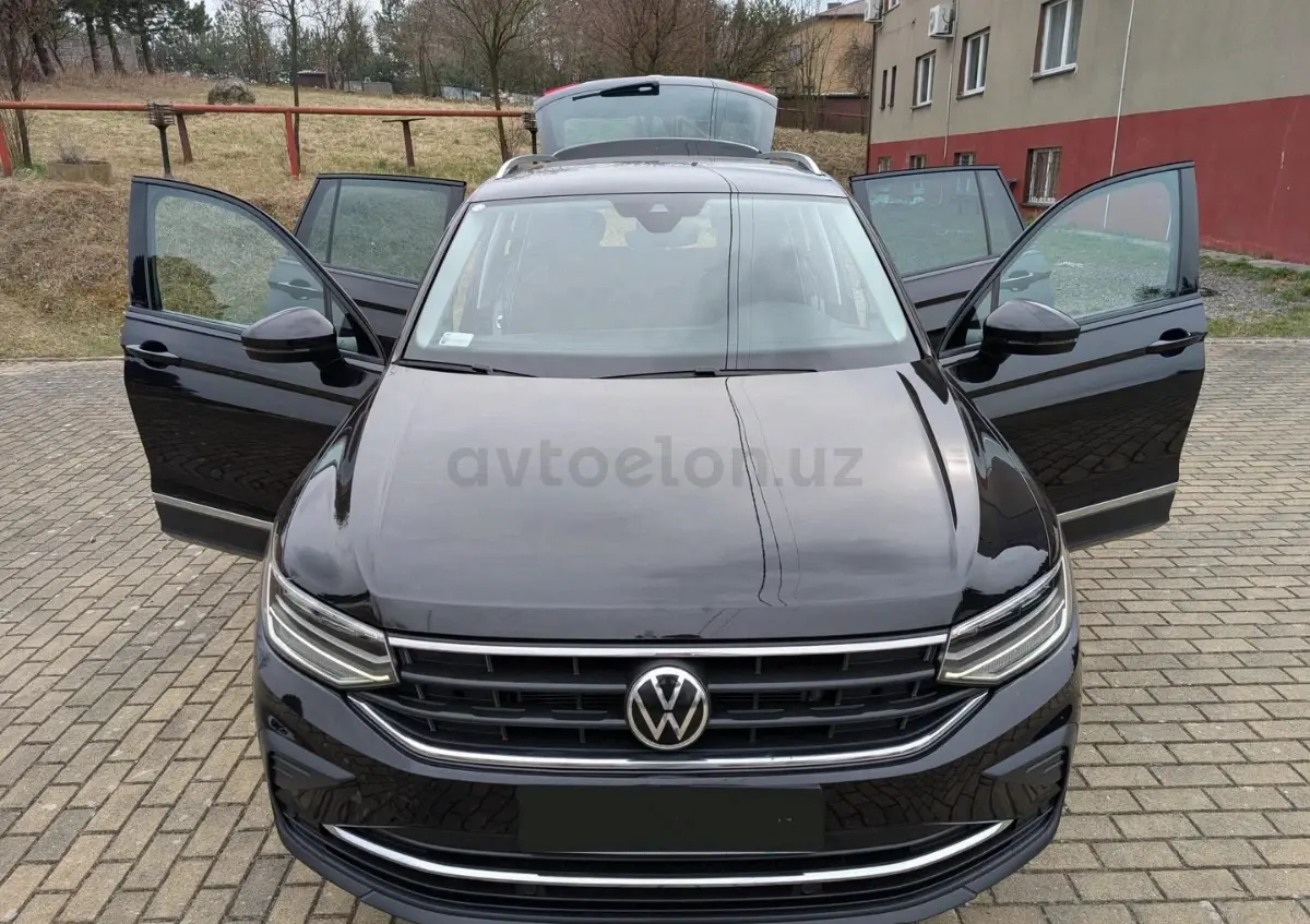 Volkswagen Tiguan — 9