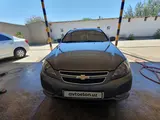Мокрый асфальт Chevrolet Gentra, 1 позиция 2015 года, КПП Автомат, в Карши за 9 500 y.e. id4328885, Фото №1