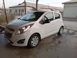 Белый Chevrolet Spark, 2 позиция 2015 года, КПП Механика, в Беруни за ~6 432 y.e. id6758699, Фото №1