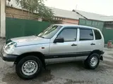 Серебристый Chevrolet Niva 2005 года, КПП Механика, в Джизак за 5 000 y.e. id6325367, Фото №1