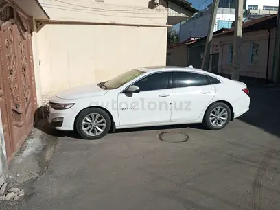 Белый Chevrolet Malibu 2 2022 года, КПП Автомат, в Ташкент за 26 500 y.e. id4946262