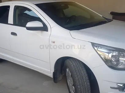 Белый Chevrolet Cobalt, 2 позиция 2018 года, КПП Механика, в Ургенч за ~10 207 y.e. id5168098