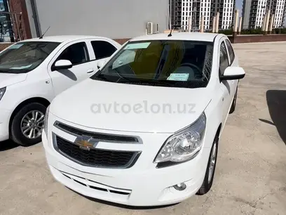 Белый Chevrolet Cobalt, 4 позиция 2024 года, КПП Автомат, в Бухара за 12 800 y.e. id5202292