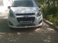 Oq Chevrolet Spark, 3 pozitsiya EVRO 2018 yil, КПП Mexanika, shahar Denov uchun ~7 485 у.е. id6437841