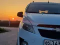 Белый Chevrolet Spark, 1 позиция 2015 года, КПП Механика, в Навои за ~5 960 y.e. id5179896