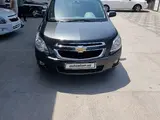 Мокрый асфальт Chevrolet Cobalt, 4 позиция 2023 года, КПП Автомат, в Ташкент за 11 500 y.e. id5215966, Фото №1