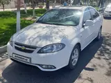 Белый Chevrolet Gentra, 3 позиция 2019 года, КПП Автомат, в Джизак за 165 000 000 y.e. id5198476, Фото №1