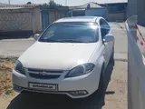 Белый Chevrolet Gentra, 3 позиция 2023 года, КПП Автомат, в Кумкурганский район за 15 200 y.e. id5199675, Фото №1