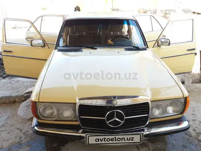 Mercedes-Benz E 200 1980 года, в Кошкупырский район за ~1 991 y.e. id5191255