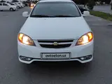 Белый Chevrolet Gentra, 3 позиция 2021 года, КПП Автомат, в Фергана за 13 200 y.e. id5202106, Фото №1