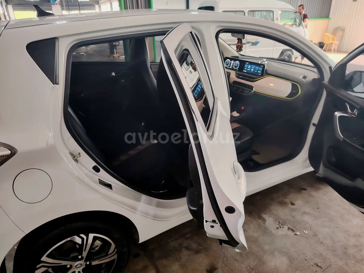 Changan Benben E-Star — 9