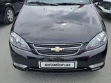 Черный Chevrolet Gentra, 3 позиция 2024 года, КПП Автомат, в Андижан за 15 200 y.e. id5195398, Фото №1