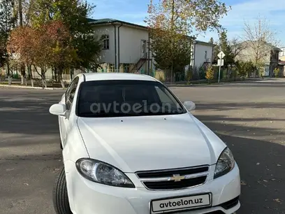 Oq Chevrolet Gentra, 1 pozitsiya 2015 yil, КПП Mexanika, shahar Toshkent uchun 9 500 у.е. id5156334