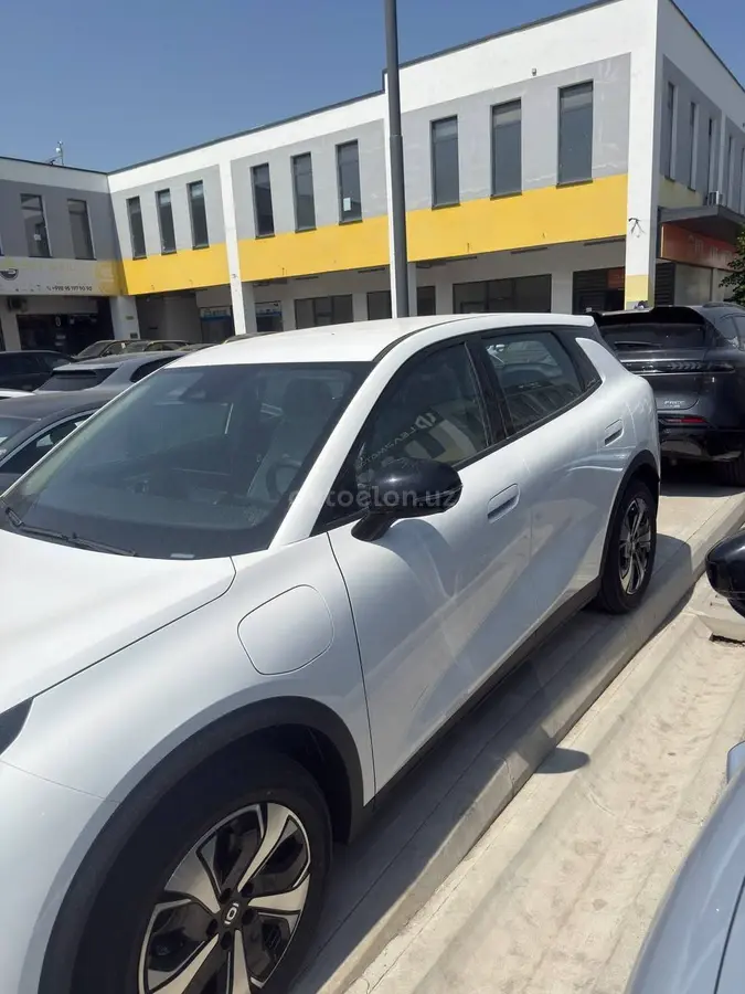 Changan Nevo Q05 — 2