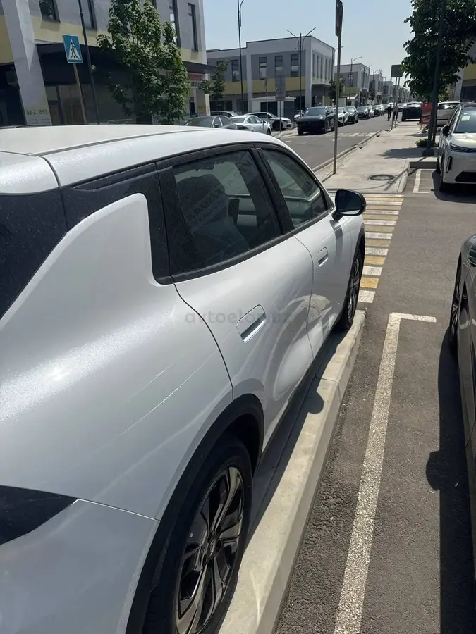 Changan Nevo Q05 — 6