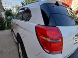 Белый Chevrolet Captiva, 4 позиция 2011 года, КПП Автомат, в Наманган за 16 000 y.e. id5227987, Фото №1