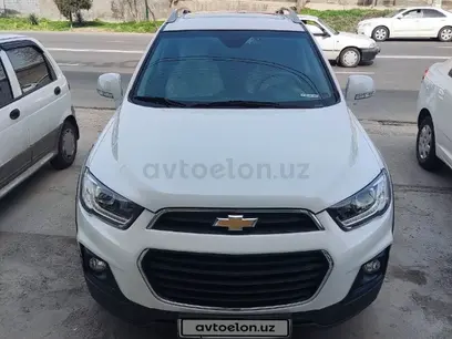 Белый Chevrolet Captiva, 4 позиция 2018 года, КПП Автомат, в Ташкент за 22 500 y.e. id4852558