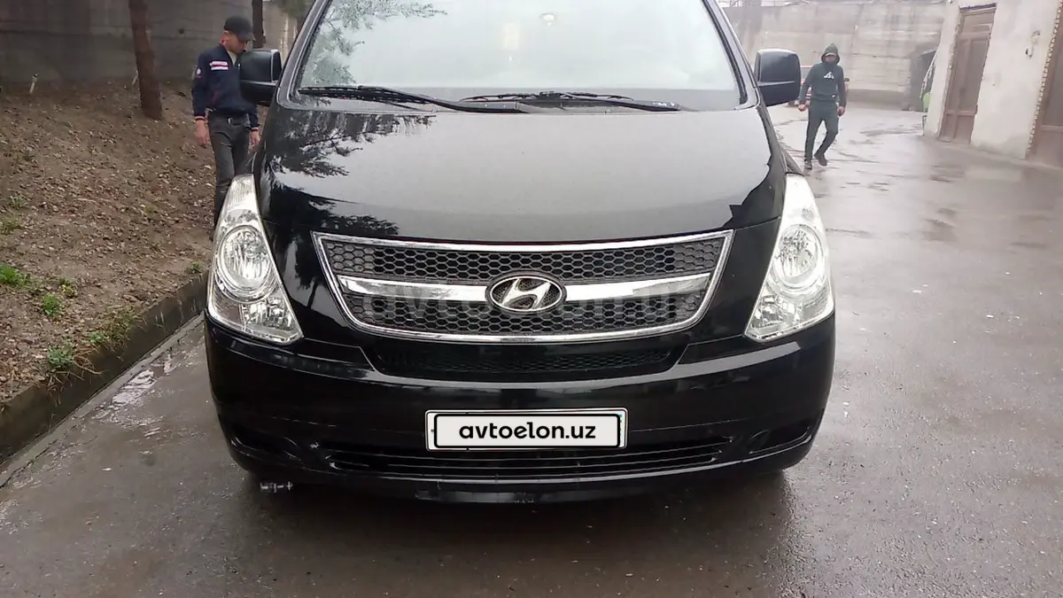 Hyundai Starex