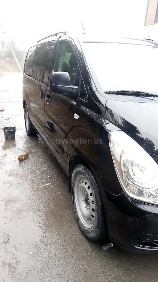 Hyundai Starex — 3