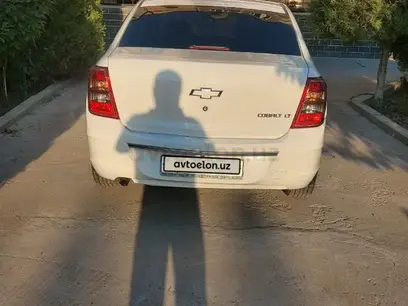 Белый Chevrolet Cobalt, 2 позиция 2017 года, КПП Механика, в Ташкент за 8 500 y.e. id5200216