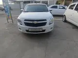 Белый Chevrolet Cobalt, 2 позиция 2018 года, КПП Механика, в Узунский район за ~9 875 y.e. id6456012, Фото №1