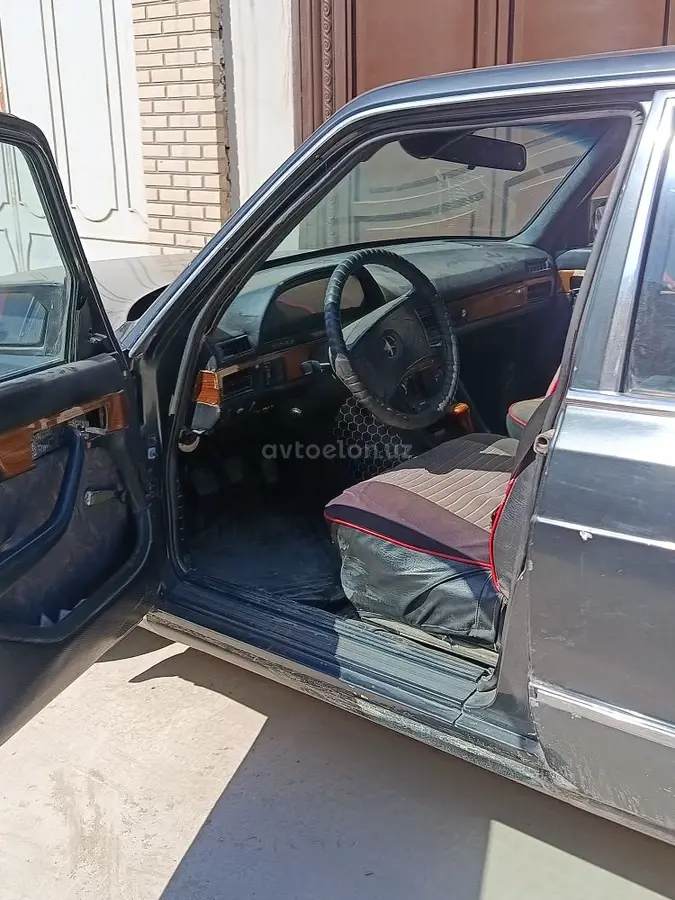 Mercedes-Benz E 240 — 6