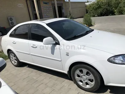Белый Chevrolet Gentra, 3 позиция 2022 года, КПП Автомат, в Самарканд за 13 000 y.e. id5189134