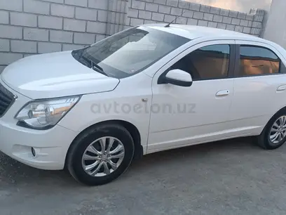 Белый Chevrolet Cobalt, 2 евро позиция 2015 года, КПП Автомат, в Бувайдинский район за 8 400 y.e. id5114789